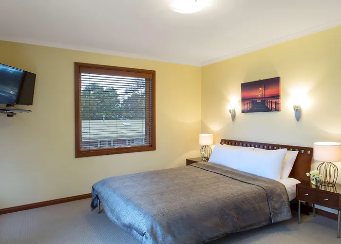 Best Western Colonial Village Motel