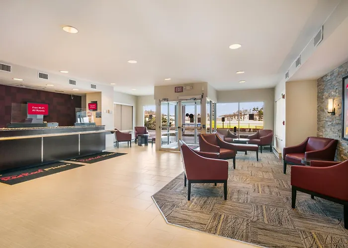 Red Roof Inn Plus+ Boston - Logan