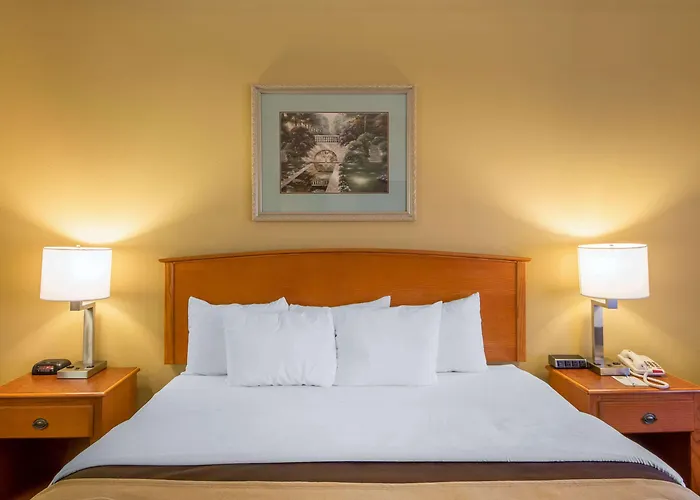Quality Inn & Suites Midamerica Industrial Park Area