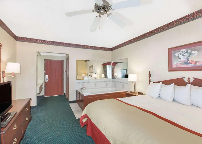 Baymont By Wyndham Jonesboro