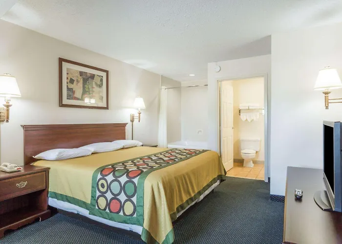 Super 8 By Wyndham Slidell
