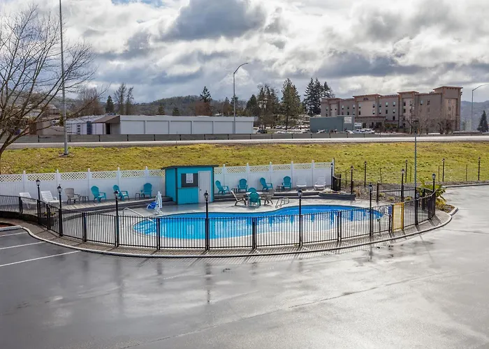 Rosewood Inn & Suites