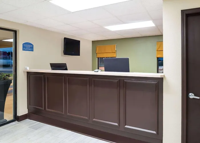 Super 8 By Wyndham Charleston Sikeston East Mo