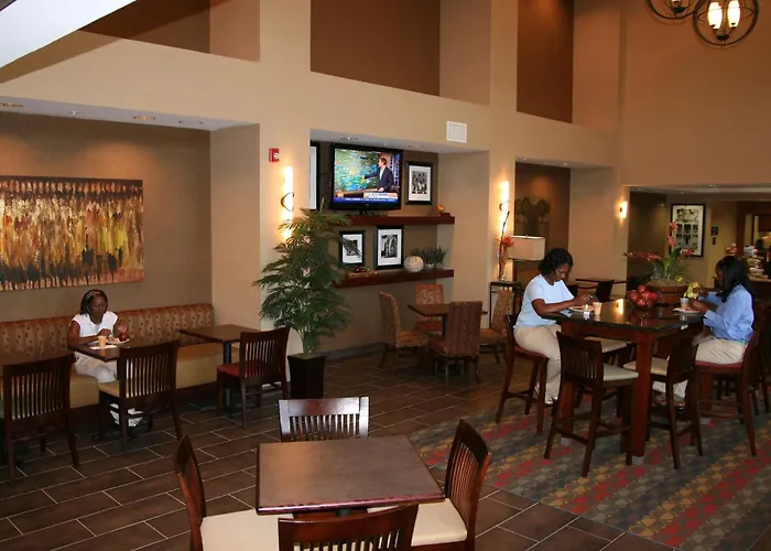 Hampton Inn & Suites West Point