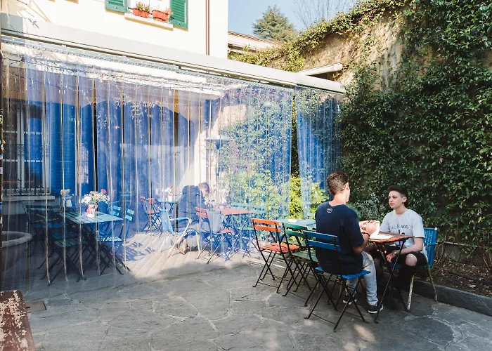 Hostels in Como