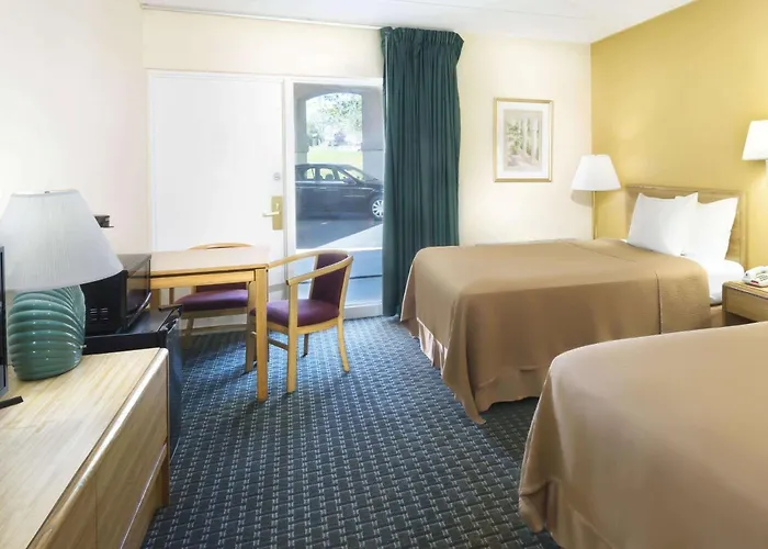 Newburgh Cheap Hotels