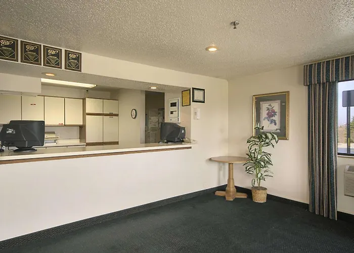 Hudsonville Hotels