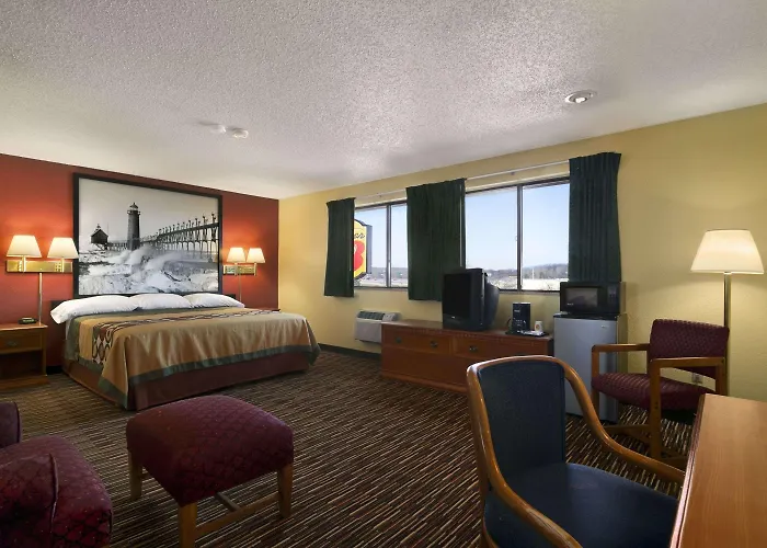 Super 8 By Wyndham Kalamazoo