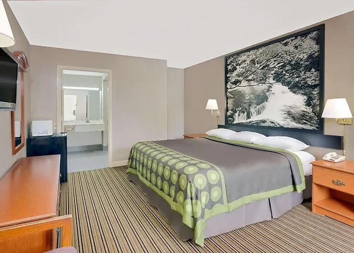 Super 8 By Wyndham Athens