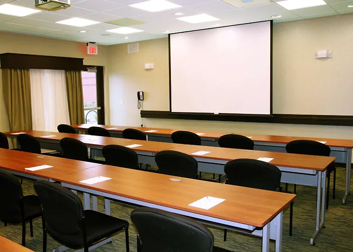 Hampton Inn & Suites Roseville