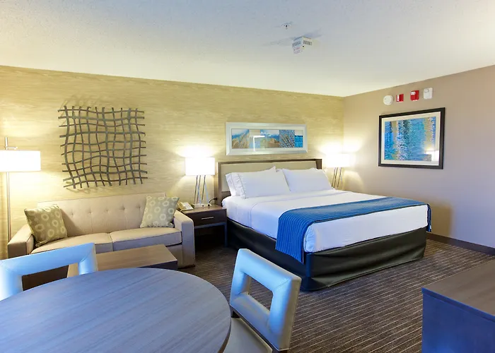 Holiday Inn Express Fargo - West Acres By Ihg