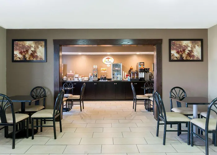 Super 8 By Wyndham Springfield East