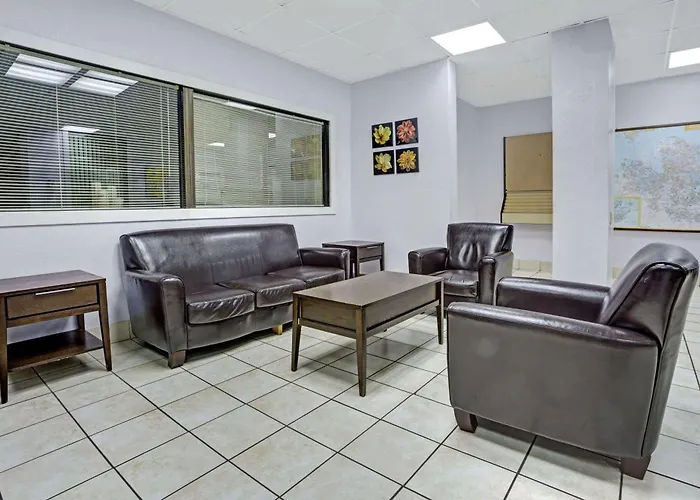 Days Inn By Wyndham Norfolk Military Circle