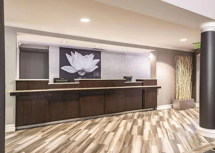 La Quinta Inn & Suites By Wyndham University Area Chapel Hill
