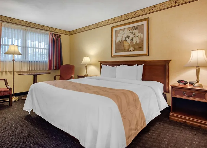 Quality Inn Breeze Manor