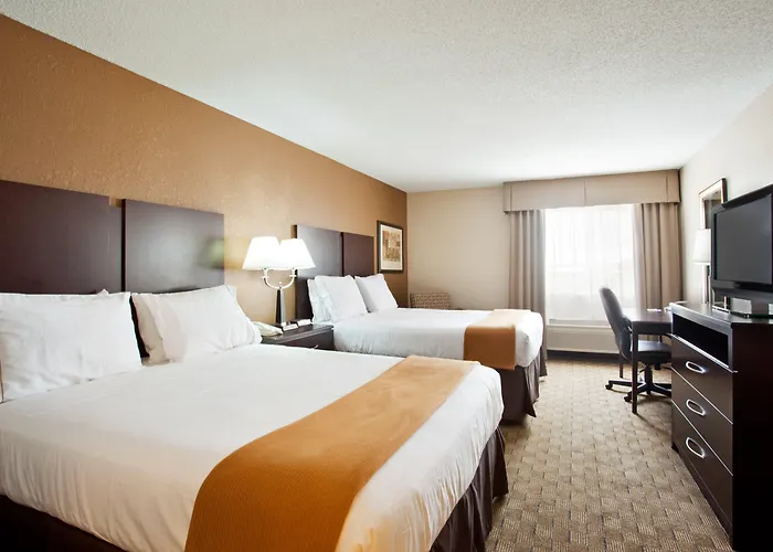 Tuscola Hotels