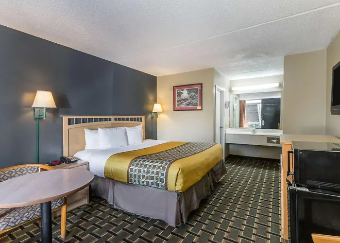 Travelodge By Wyndham Savannah Area/Richmond Hill