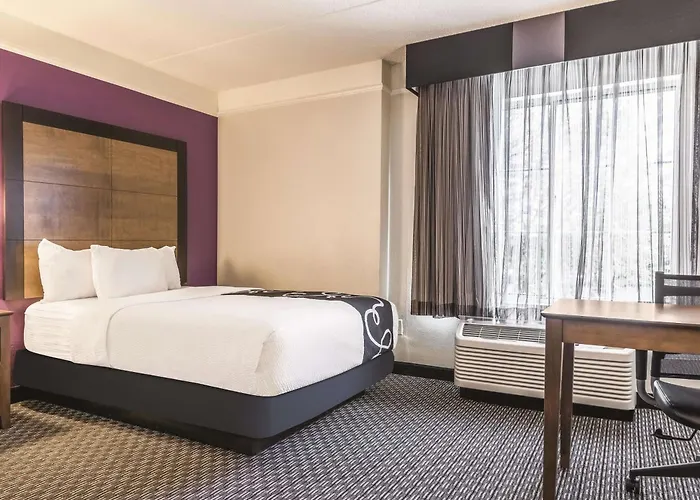 La Quinta By Wyndham Alexandria Airport