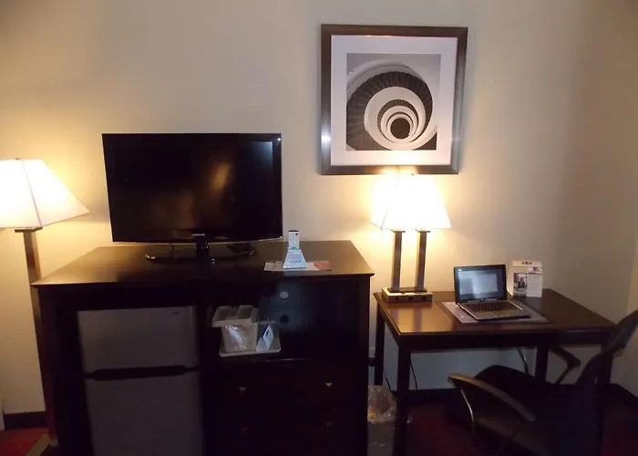 West Springfield Hotels