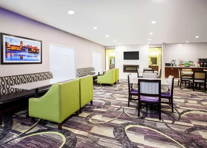La Quinta Inn And Suites By Wyndham Elkhart