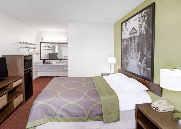 Super 8 By Wyndham Lafayette