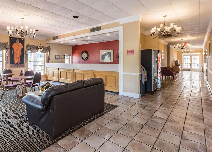 Econo Lodge Inn & Suites Orangeburg
