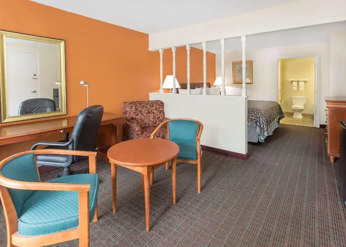 Days Inn By Wyndham Orangeburg South