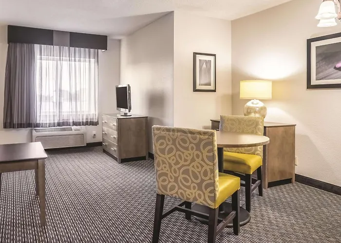 La Quinta By Wyndham Hartford Bradley Airport