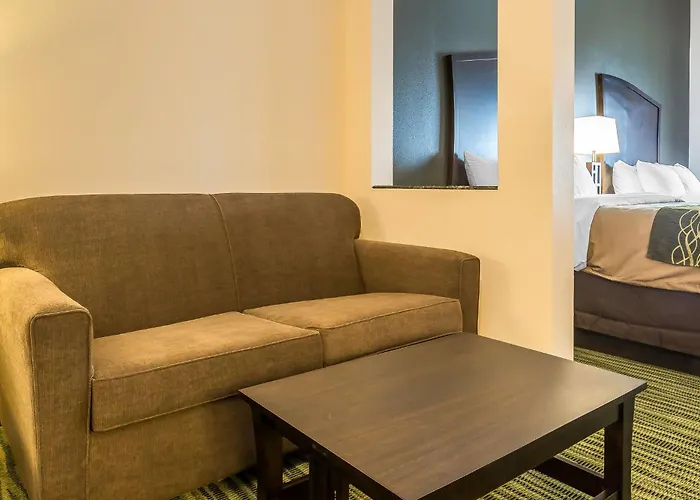 Comfort Inn & Suites Moore - Oklahoma City