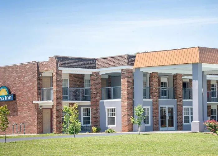 Days Inn By Wyndham Cave City