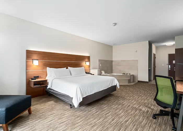 Holiday Inn Express & Suites Van Buren-Ft Smith Area