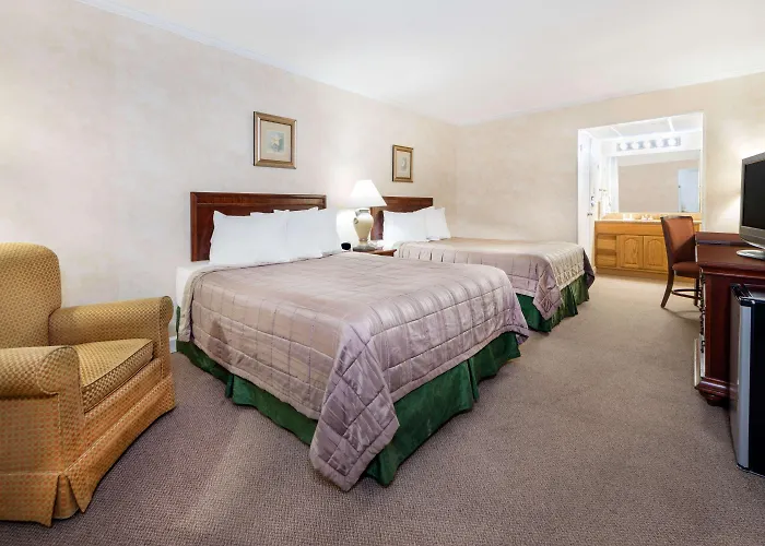 Howard Johnson By Wyndham Burlington