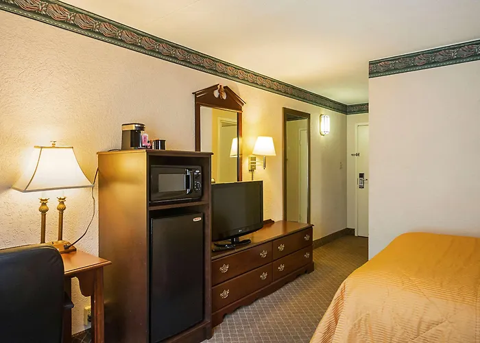 Clarion Inn Fairmont