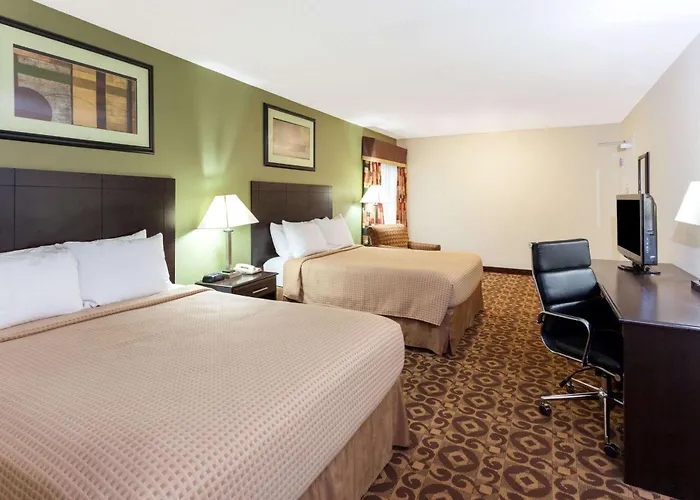 Super 8 By Wyndham Decatur/Dntn/Atlanta Area