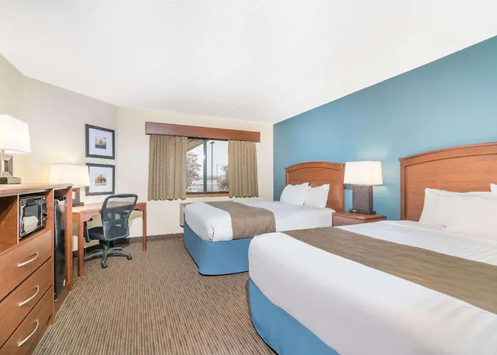 Days Inn & Suites By Wyndham Baxter Brainerd Area