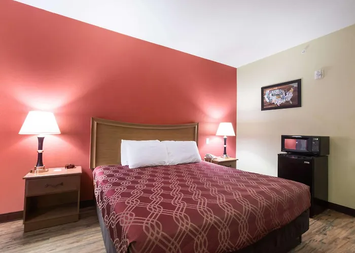 Econo Lodge Inn & Suites Rockmart