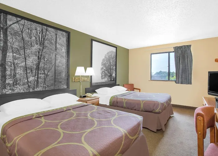 Super 8 By Wyndham Roanoke Va