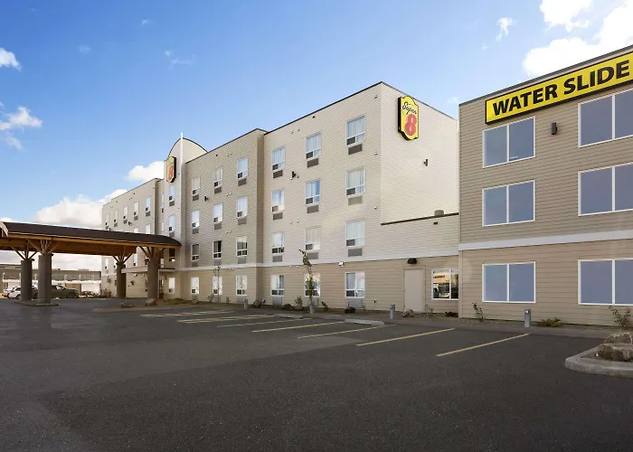 Super 8 By Wyndham Lloydminster