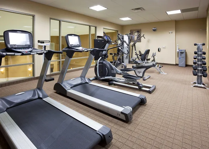 Holiday Inn Express&Suites - Woodstock, ON CANADA
