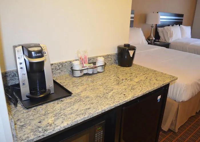 Holiday Inn Express & Suites Golden By Ihg