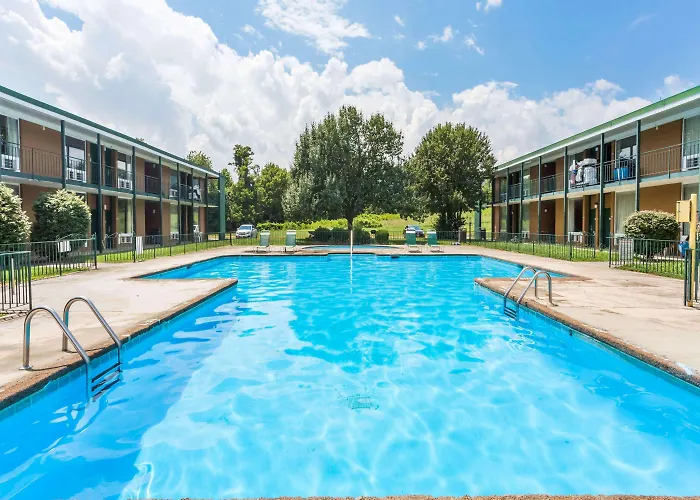 Howard Johnson By Wyndham Daleville/Roanoke North