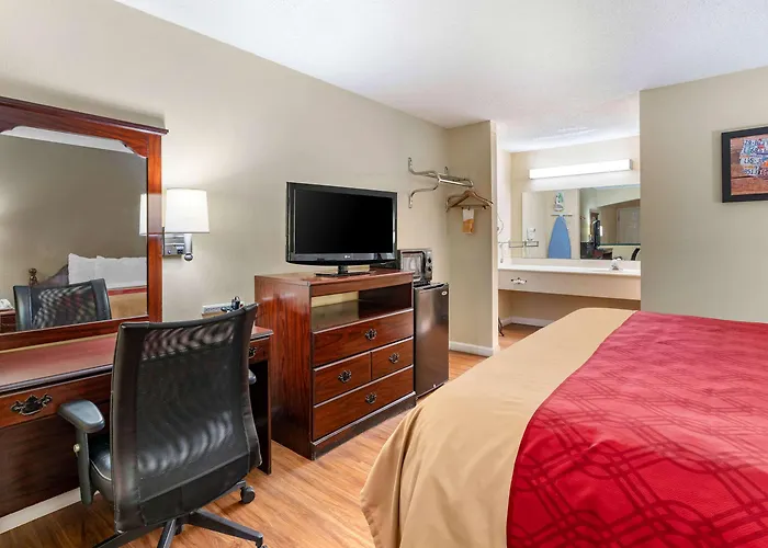 Clarion Pointe