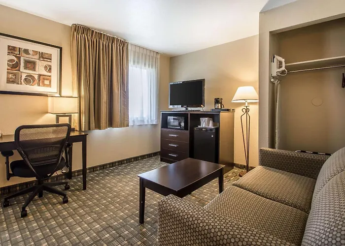 Quality Inn & Suites Decorah