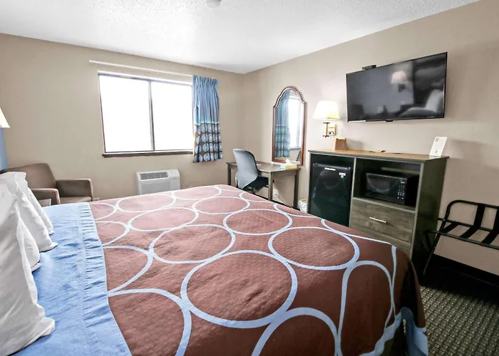 Super 8 By Wyndham Kenosha/Pleasant Prairie