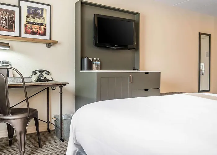 Envision Hotel Saint Paul South