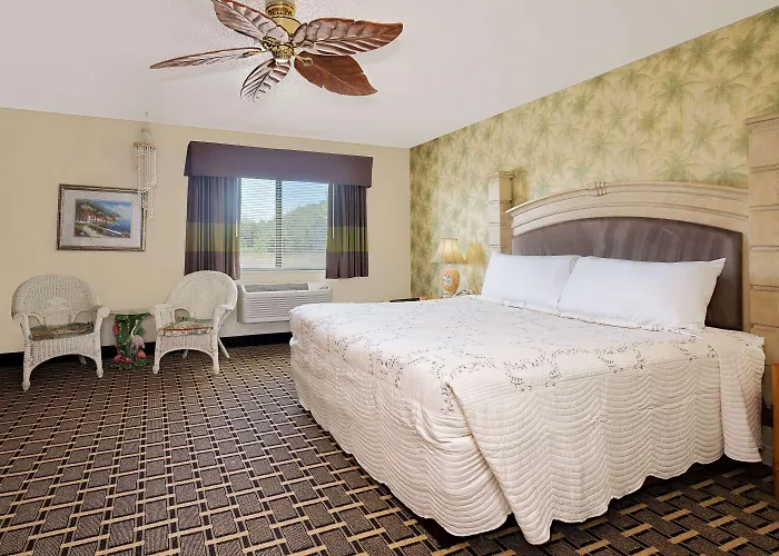 Super 8 By Wyndham Cloquet