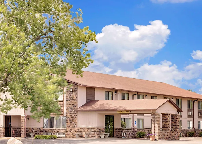 Super 8 By Wyndham Chariton