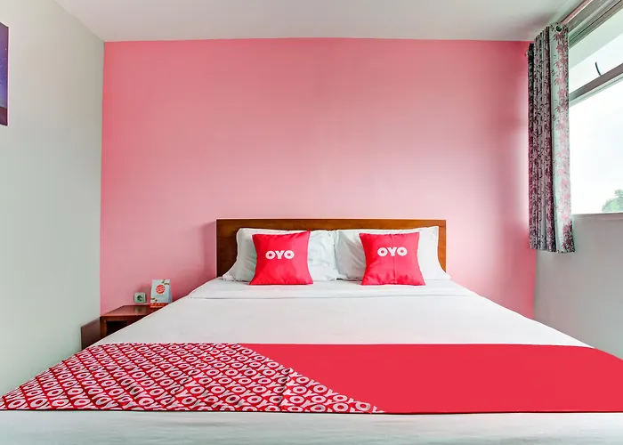 Super Oyo Collection O 3876 The Aurora Inn Lembang
