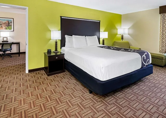 Fruita Hotels