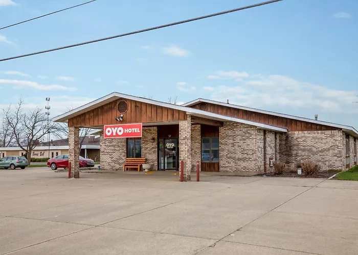 Oyo Hotel Chesaning Route 52 & Hwy 57